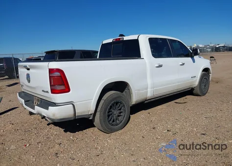 2022 Ram 1500 Laramie 4X4 6'4 Box z USA, uszkodzony, nr VIN 1C6SRFRT2NN262747